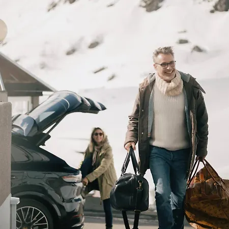 Ξενοδοχείο Alpenhotel St.christoph 4*