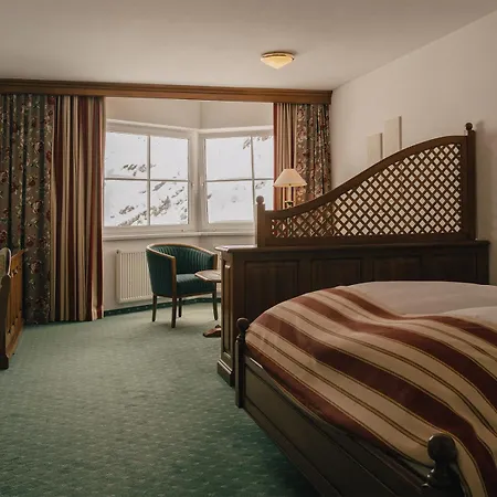 Alpenhotel St.christoph 4*