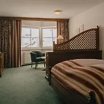 Alpenhotel St.christoph 4*