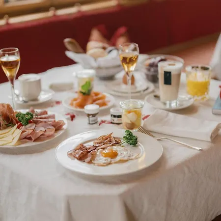 Szálloda Alpenhotel St.christoph 4*
